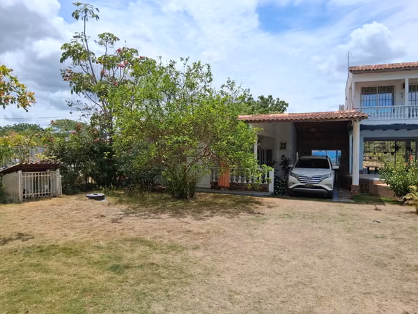 Ganga is sold beach house Gorgona 350,000 the beach is in front