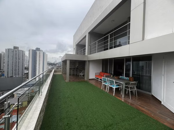 SPACIOUS AND BEAUTIFUL APARTMENT WITH DIRECT ENTRANCE TO OMAR PARK