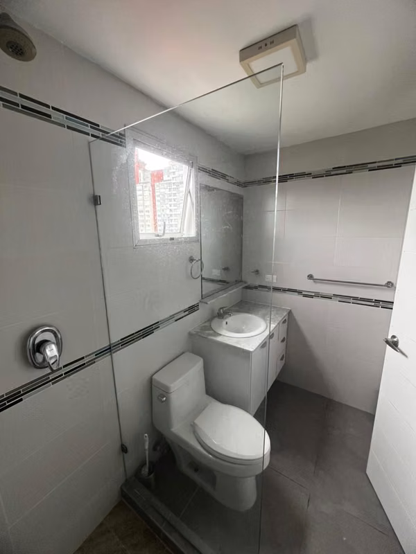 SPACIOUS AND BEAUTIFUL APARTMENT WITH DIRECT ENTRANCE TO OMAR PARK