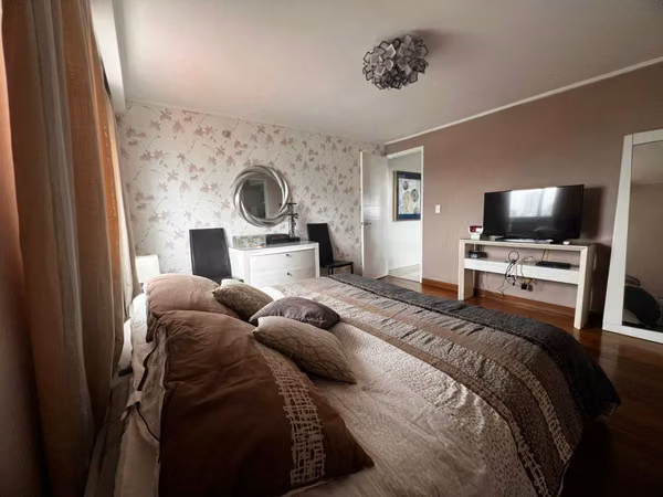 SPACIOUS AND BEAUTIFUL APARTMENT WITH DIRECT ENTRANCE TO OMAR PARK