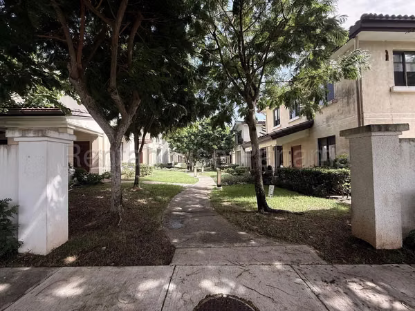 Alquilo casa en River Valley MPM26-9155