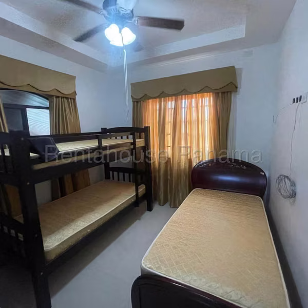 Amplia y Cómoda Casa en Alquiler en Chitre 26PPM5806