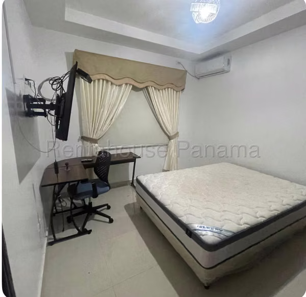 Amplia y Cómoda Casa en Alquiler en Chitre 26PPM5806