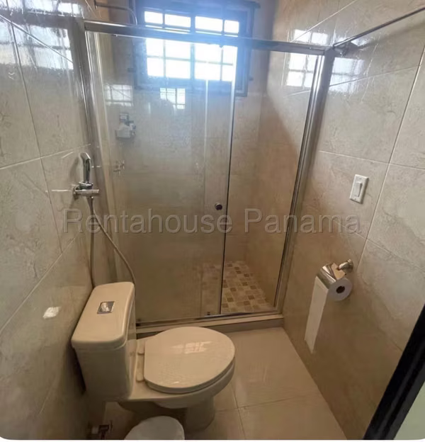 Amplia y Cómoda Casa en Alquiler en Chitre 26PPM5806