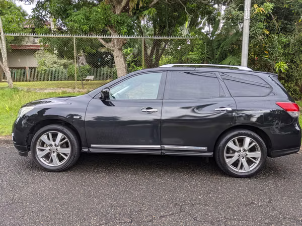 Nissan Pathfinder 2016 4WD | 80,000 km | 7 Pasajeros | Cuero | Sunroof