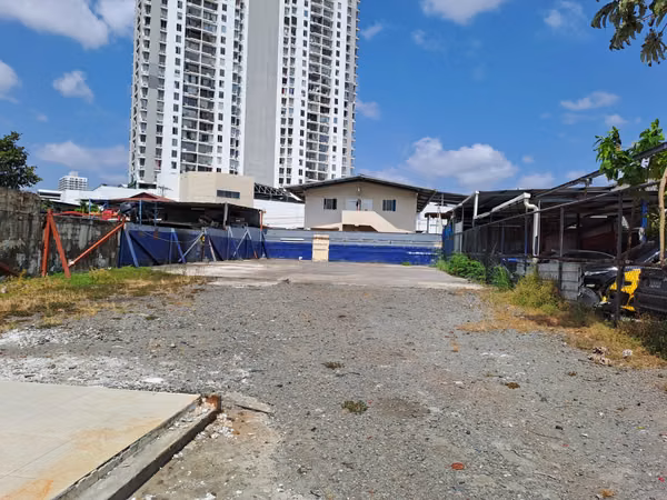 RENT LAND PARQUE LEFEVRE ID 7026