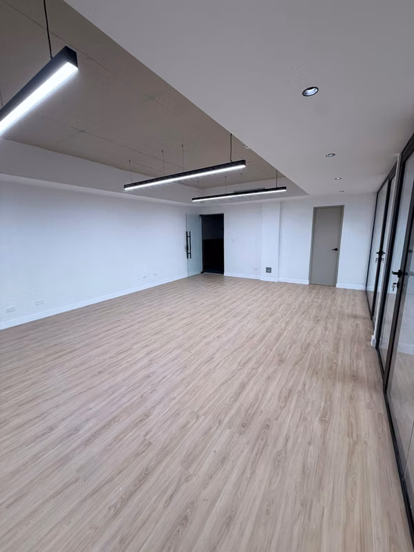 OFFICE 90M2 Proconsa 2 building, REMODELADA