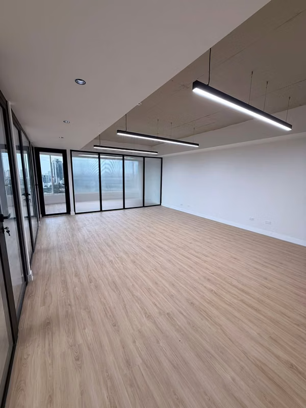 OFFICE 90M2 Proconsa 2 building, REMODELADA
