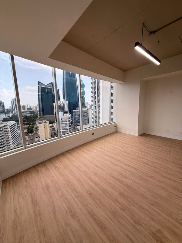 OFFICE 90M2 Proconsa 2 building, REMODELADA