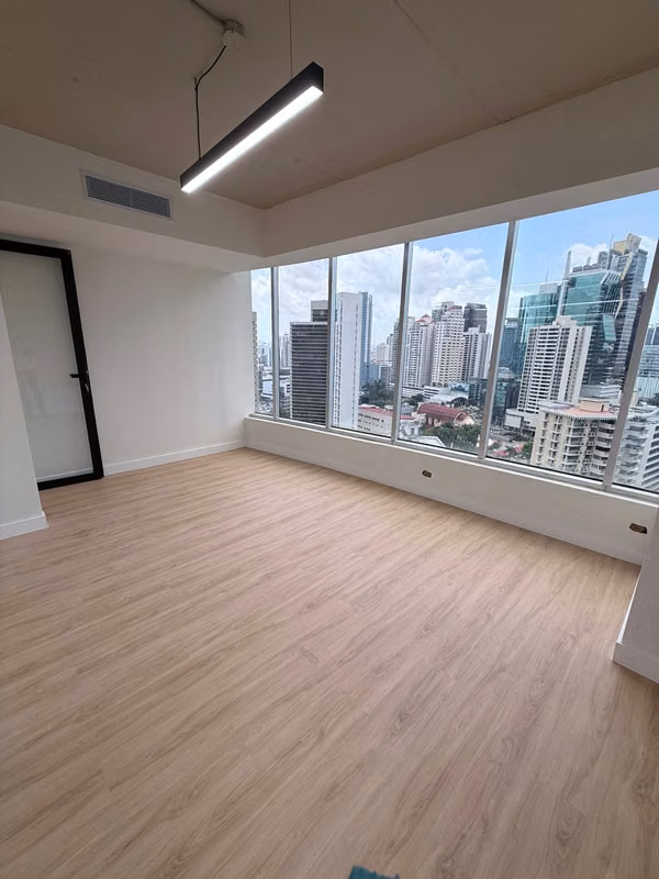 OFFICE 90M2 Proconsa 2 building, REMODELADA