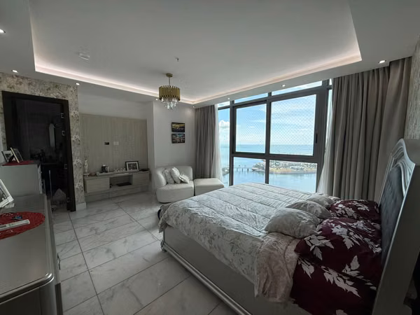 Sea Point Oceanfront | Furnished or Appliances Only Option