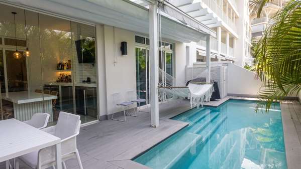 Apartment for Sale in the Navy, Good adventure