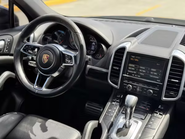 Porche cayenne  2015