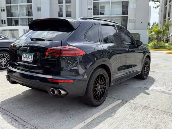 Porche cayenne  2015