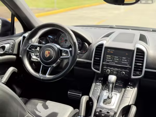 Porche cayenne  2015