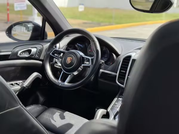 Porche cayenne  2015