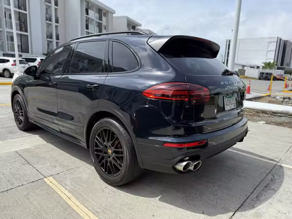Porche cayenne  2015