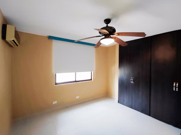 Apartment in Marbella | 3 Bedrooms + 2 Parking Spaces | PH Torres Ebbelle | US$230,000