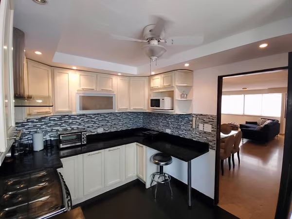 Apartment in Marbella | 3 Bedrooms + 2 Parking Spaces | PH Torres Ebbelle | US$230,000
