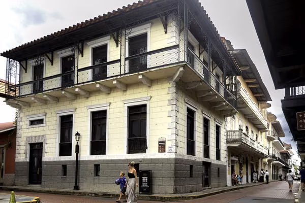Selling House in Casco Antiguo