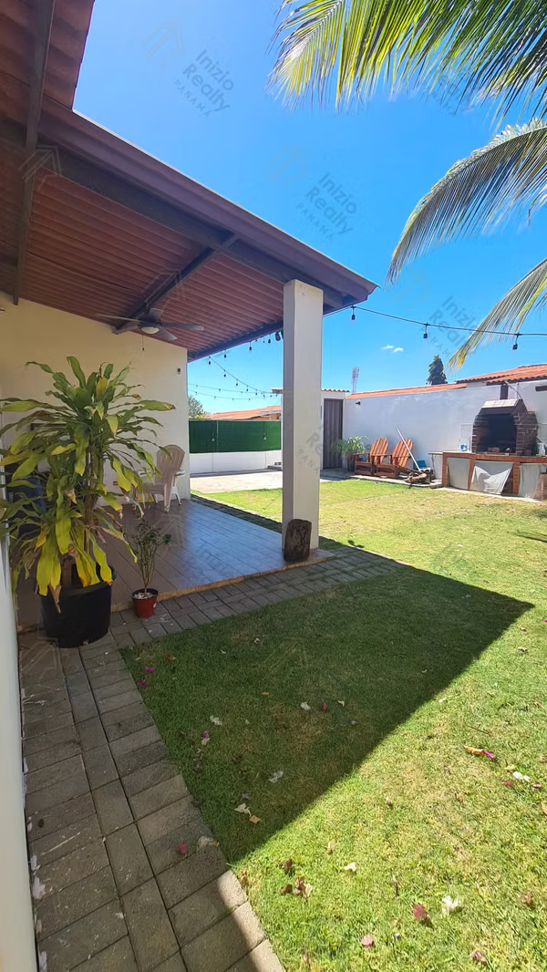SE VENDE CASA UNIFAMILIAR EN ARBOLEDAS, LA CHORRERA