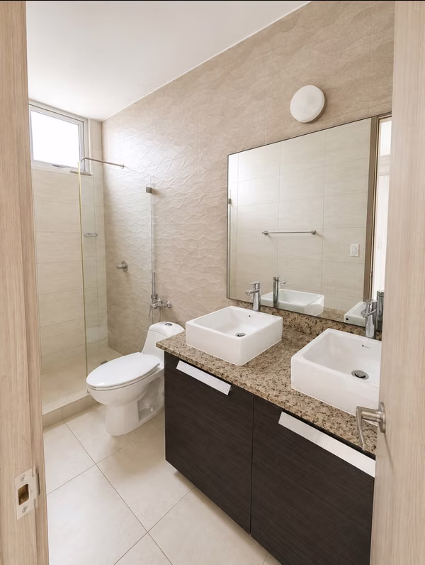 FOR SALE EL CANGREJO LUXOR 300