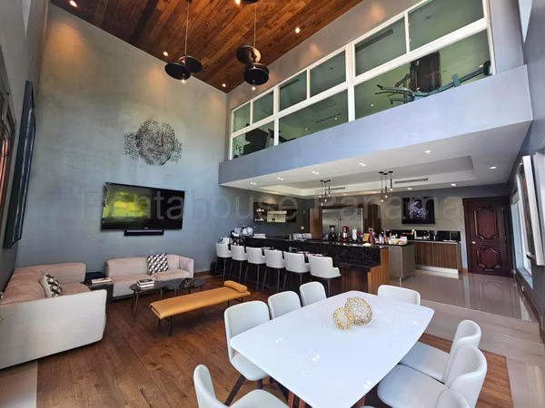 Venta de Casa en Altos del Golf Casa Unifamiliar