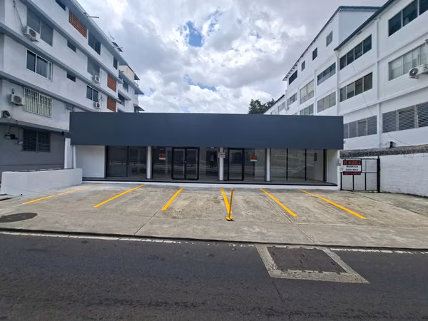 Se alquila Local comercial 70 m2 + 600 m2 Depósito en Los Ángeles/El Paical