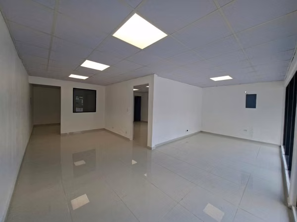 Se alquila local comercial 70 m2 en Los Ángeles/ El Paical