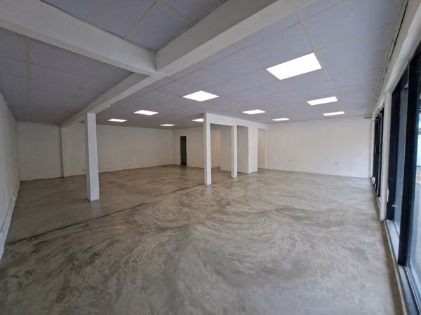 Se alquila local comercial 90 m2 en Los Angeles/ El Paical