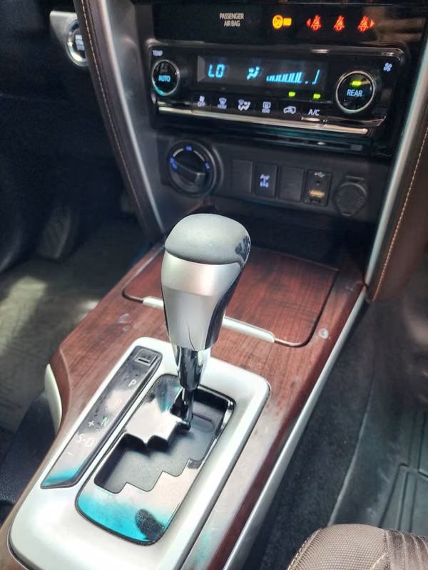Toyota Fortuner SRV 4x4