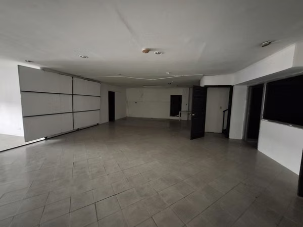 Commercial space for rent in Transistmica