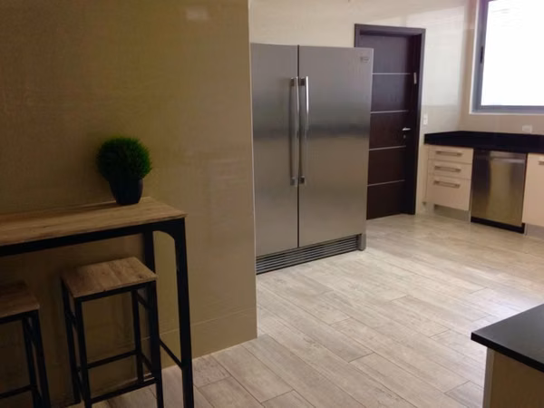 SELL APARTMENT IN PH ALLURE