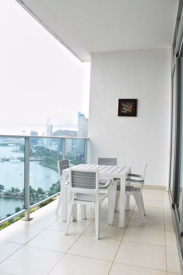 3-BEDROOM SEMI-FURNISHED APARTMENT FOR RENT – PH VERTIKAL | COSTA DEL ESTE – $3,000/MONTH