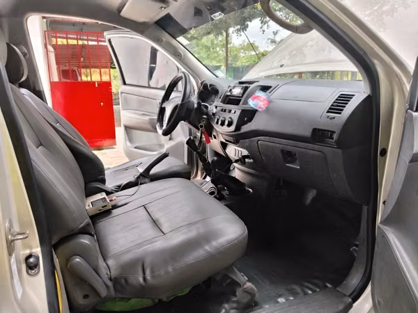 VENDO TOYOTA HILUX 2013