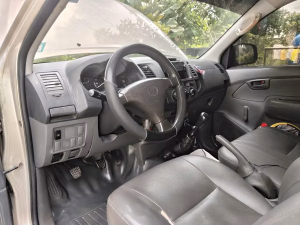 VENDO TOYOTA HILUX 2013