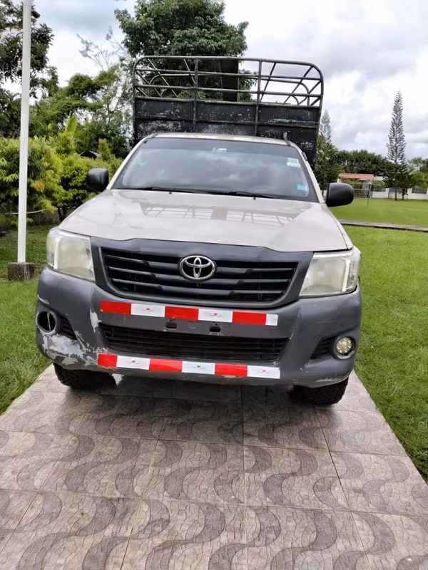VENDO TOYOTA HILUX 2013