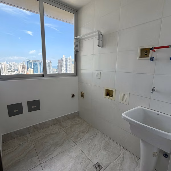 Apartment for Sale at Loxur 400