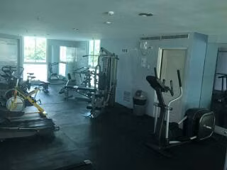alquiler de apartamento en obarrio, 115 mts2, 2 recamaras 2 baños, balcón, amueblado