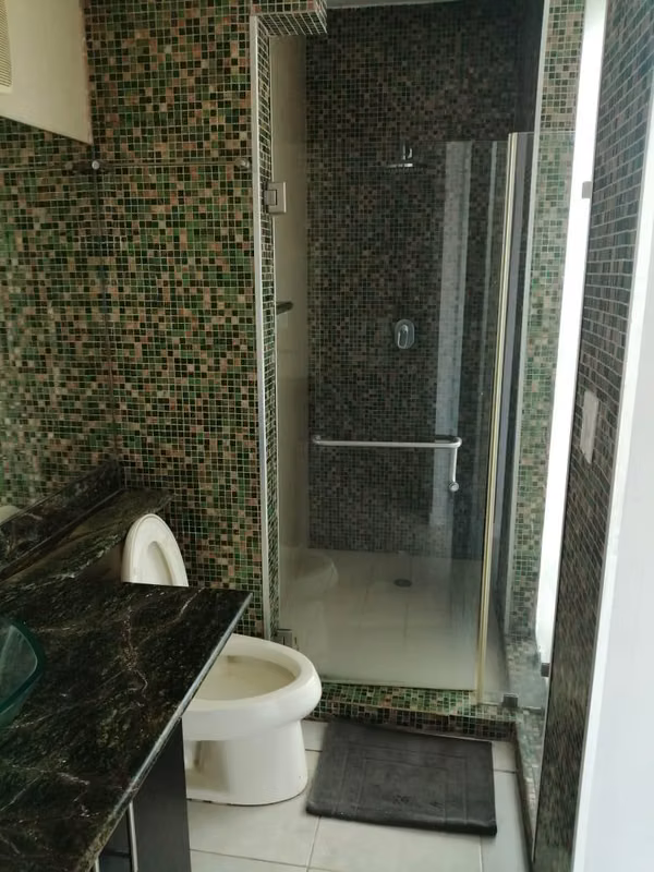alquiler de apartamento en obarrio, 115 mts2, 2 recamaras 2 baños, balcón, amueblado