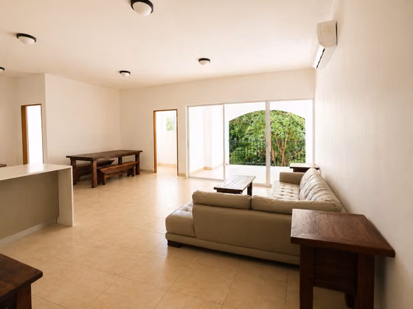 Spacious apartment with large terrace in Amador