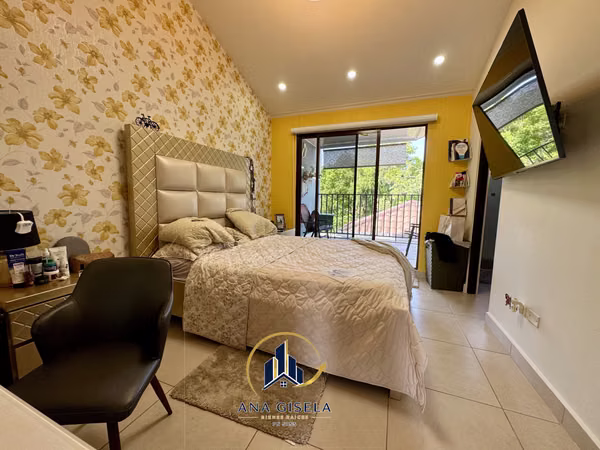 Beautiful House for Sale – PH Sierra Nevada, Paseo del Norte