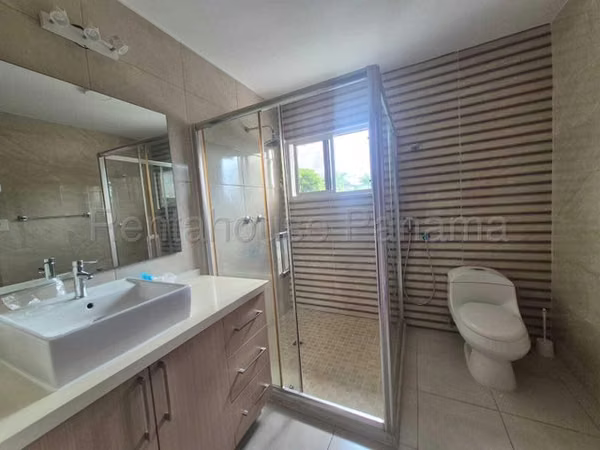 Venta de Casa de Esquina Paseo del Norte Adventure 26SPCG8712
