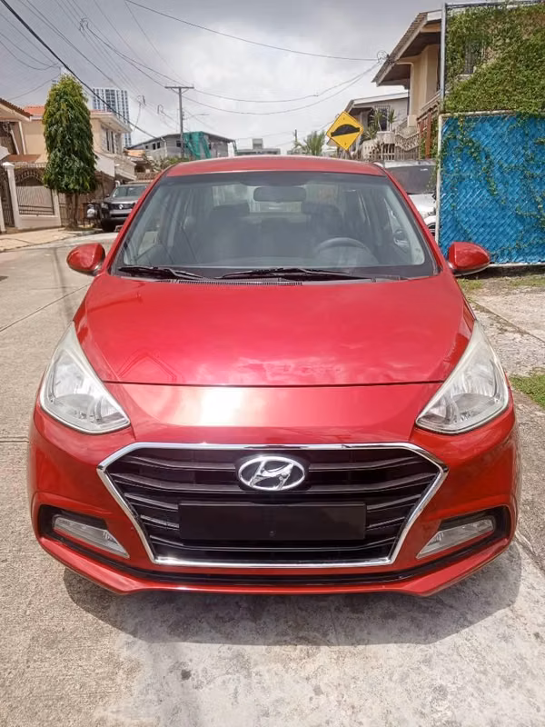 HYUNDAI GRAND I10 AUTOMATICO SEDAN