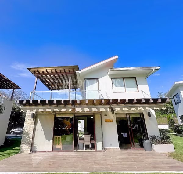 Oportunidad! Se Alquila Bella Casa Amoblada en Rio Mar San Carlos