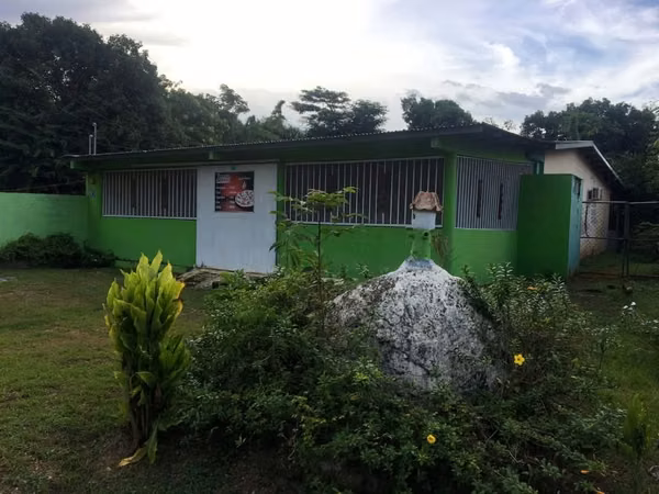Casa con Excelente Potencial Comercial en Los Santos