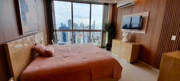 For Ren 1 Bedroom apartment in the center of the city