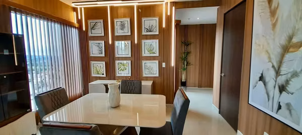 For Ren 1 Bedroom apartment in the center of the city