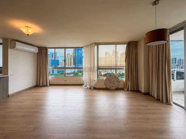 Apartamento en Alquiler en Obarrio, Panamá – Amplia Residencia de 183 m² con 3 Recámaras