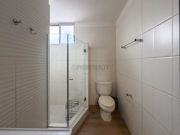 Apartamento en Alquiler en Obarrio, Panamá – Amplia Residencia de 183 m² con 3 Recámaras